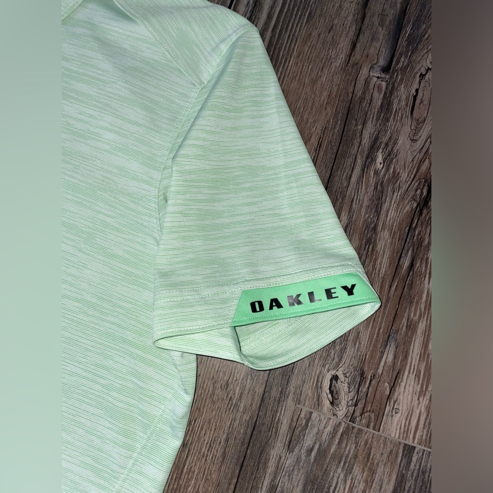 Oakley Men’s Polo Shirt Green Tailored Fit Size M Golf Performance - Picture 4 of 5